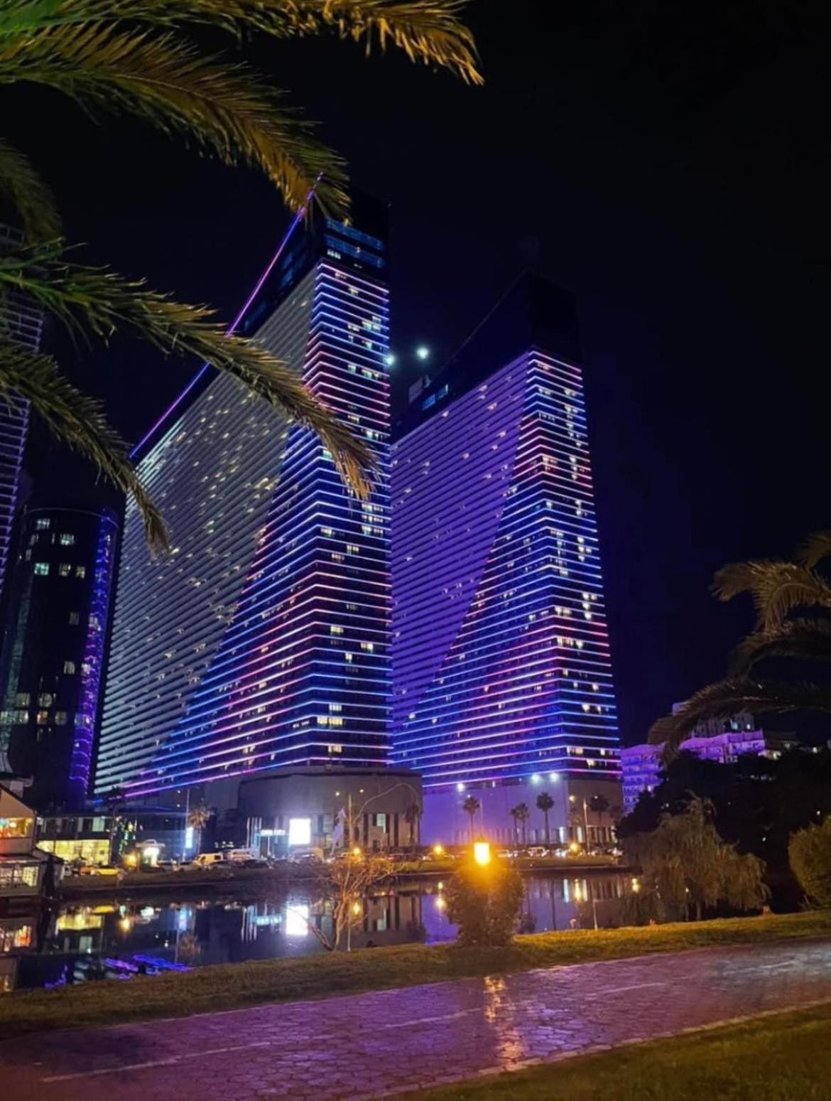 Downtown Centre In Batumi Aparthotel Orbi City In Batumi Exterior foto